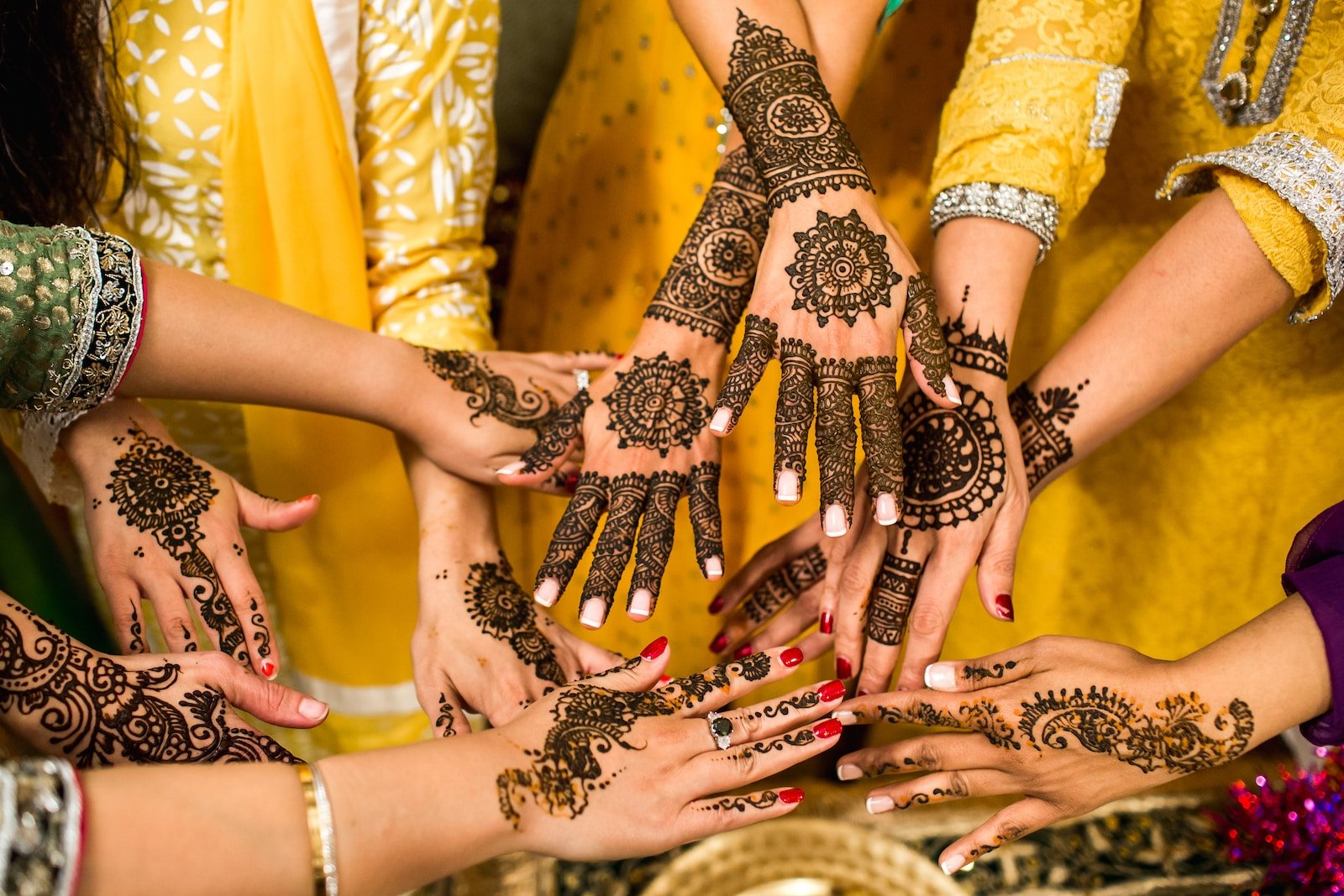 Top 10 Best Henna Artists (Mehendi Artists) in Karachi 2024