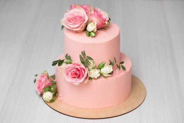 Wedding cake with fresh flowers